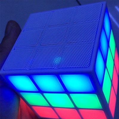 MiniCUBE Bluetooth Speaker Stereo LED Flashing Light Hands-free Speaker with TF Card Slot forfor 6S